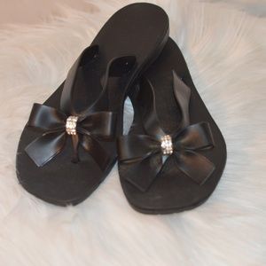 Girls/womens Bow flip flop sandals Size 5/6
